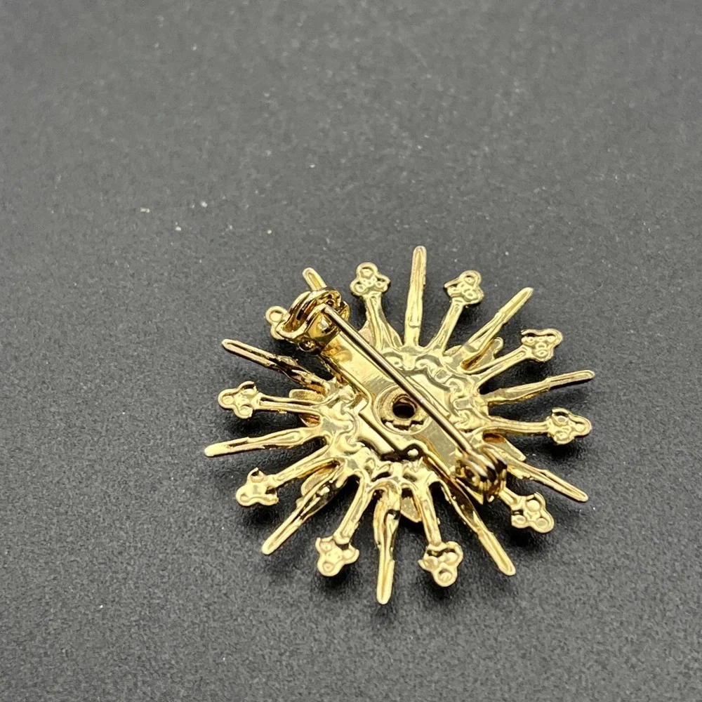 Niagara Falls Canada‎ Maple Leaf Lapel Hat Pin B5
